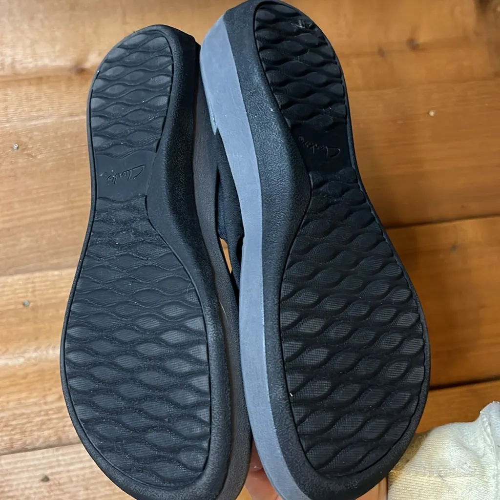 Clark’s Arla Cloudsteppers Comfort Cushion Soft Sandal Flip Flop Platform Size 9 Black - Image 5
