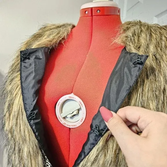 Miss Me Faux Fur Cable Knit Vest - Size L - Image 9