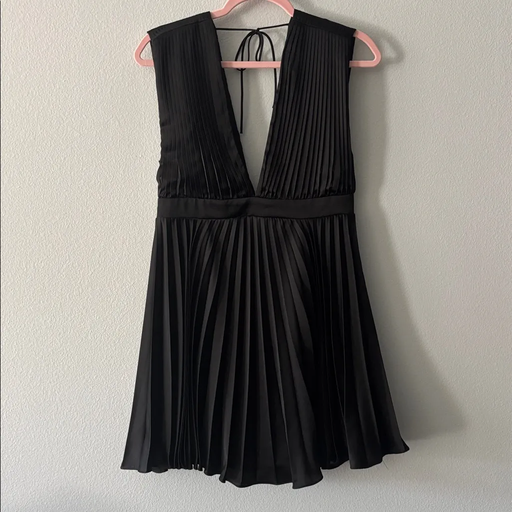 Abercrombie & Fitch Plunge Pleated Satin Mini Dress in Black - Image 4