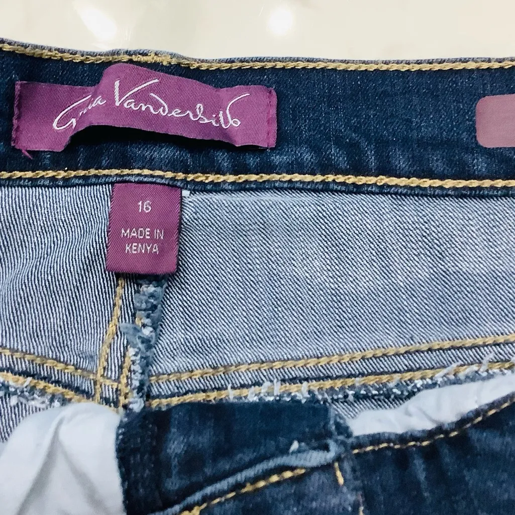 NEW Gloria Vanderbilt jeans 💙 - Image 8