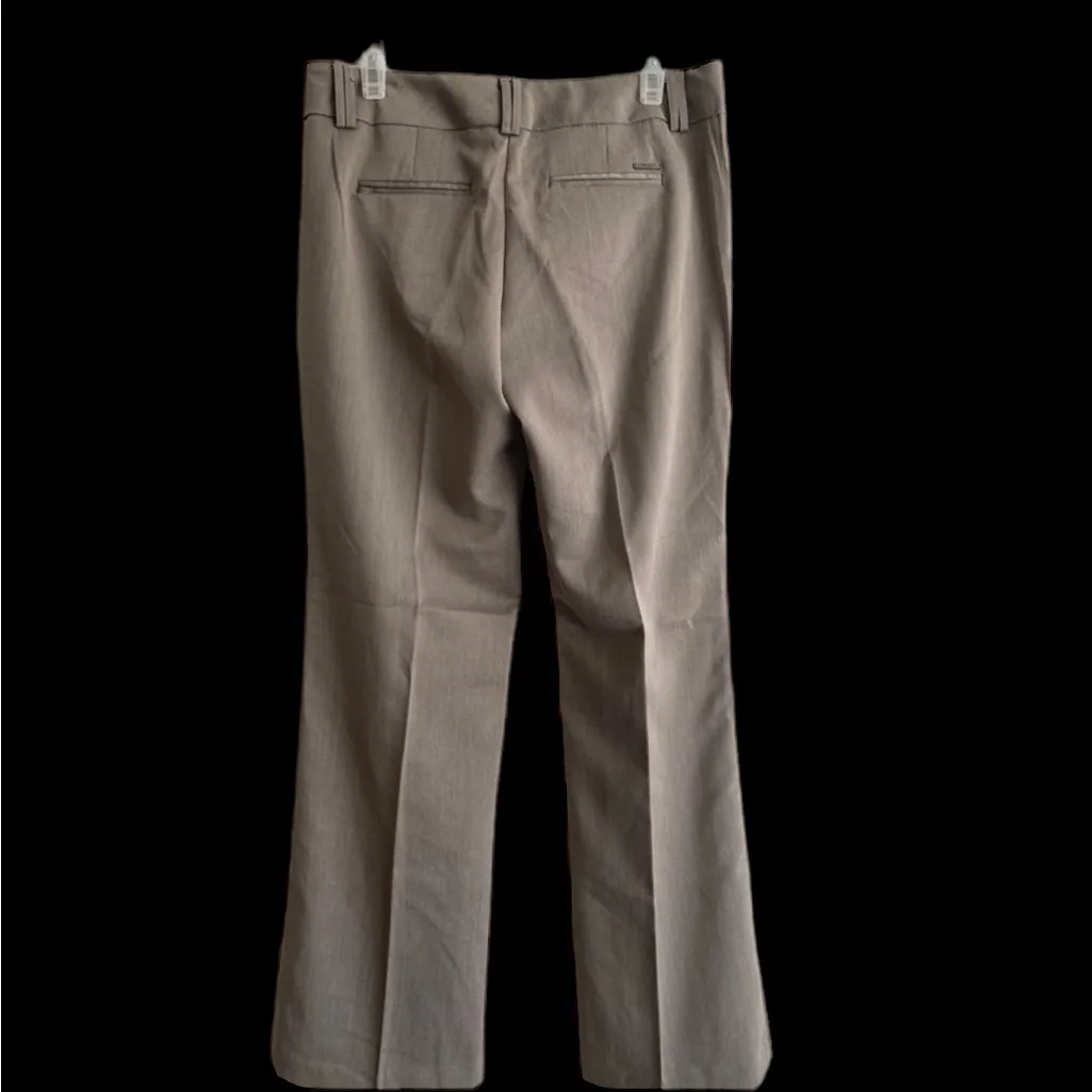 New York‎ & Company Women’s Stretch Dress Pants
Size 8 Average
80% Polyester - Image 8