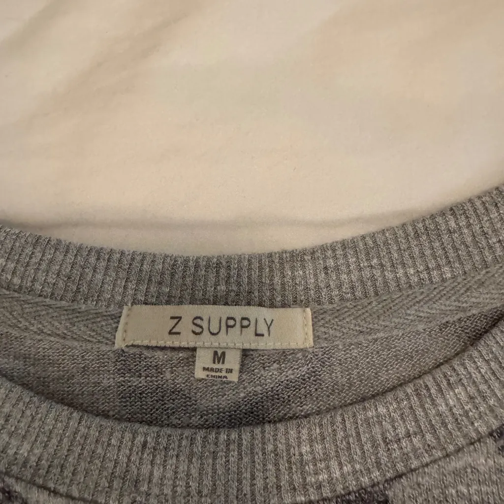 Z Supply Melia Star Top ~ Heather Grey - Image 2