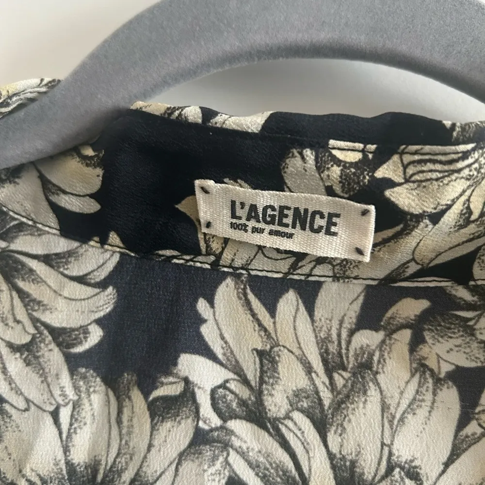 L’AGENCE Black Floral Print Shirt - Image 4
