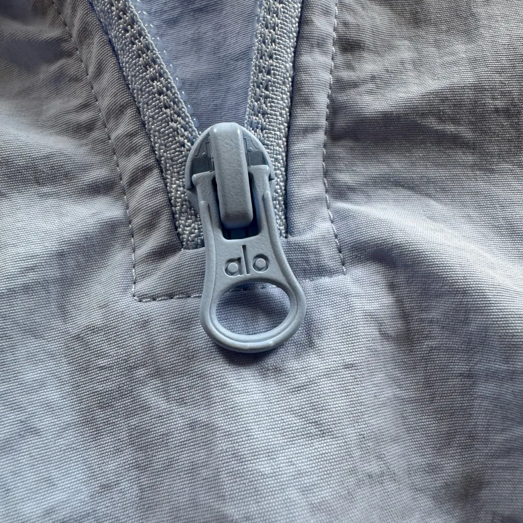 Alo Yoga Cropped 1/4 Zip Alumni Pullover in the color Seashell Blue size XS - Image 4