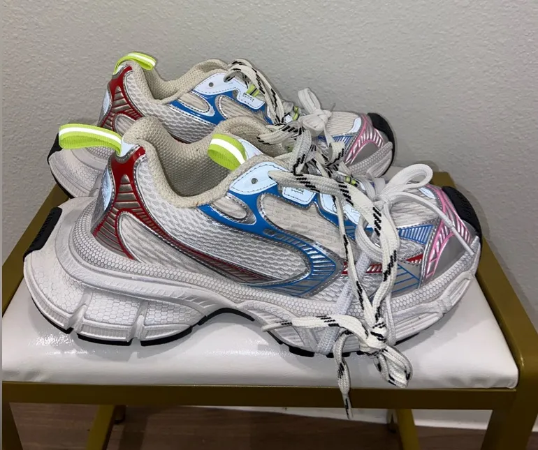 Stylish Wonen’s Fashion' Sneakers in Pink, Blue, and White Red Size 7.5 - Image 1