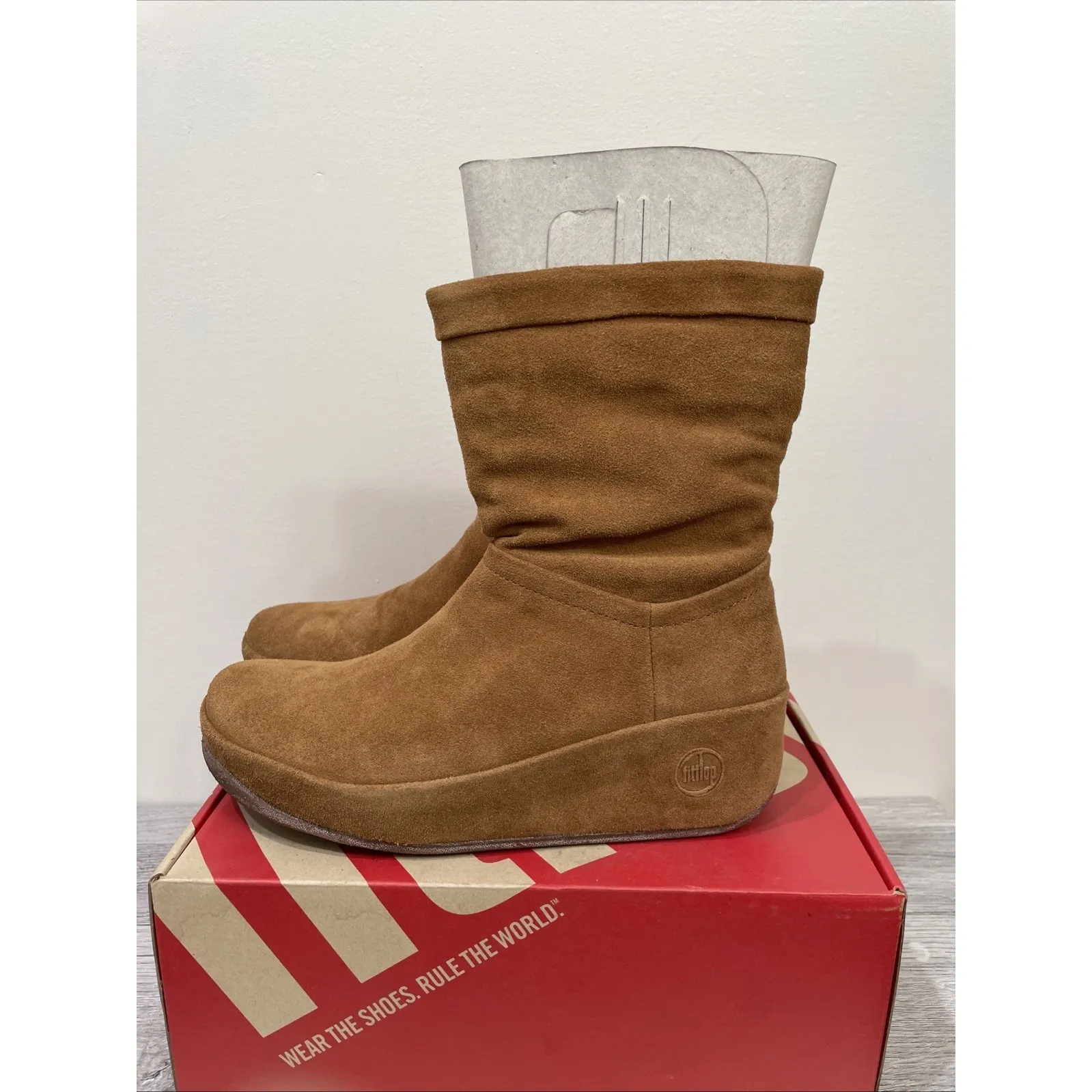 Fit flop crush boot brown sugar Suede women's 7M‎ Wobble Board NIB Size 7 - Image 4