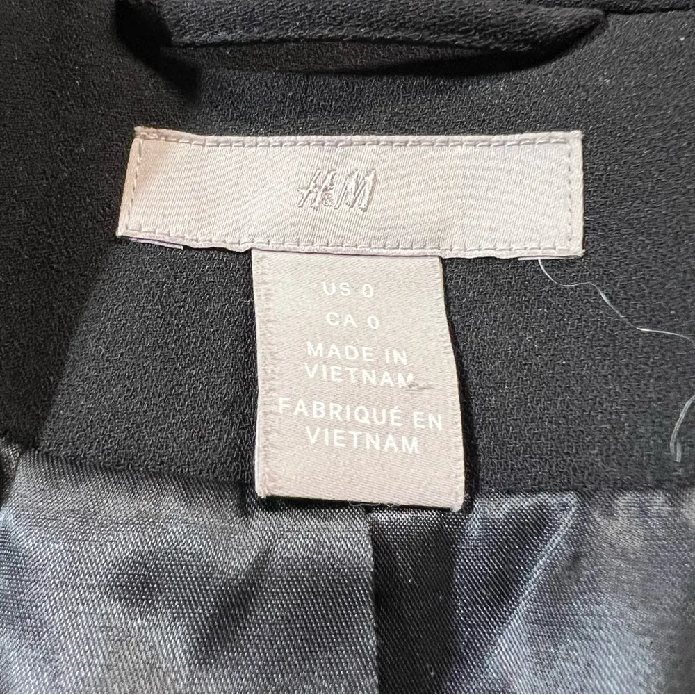 H&M Women’s Black 3/4 Sleeve Blazer Size 0 EUC Career Work Office Professional - Image 3