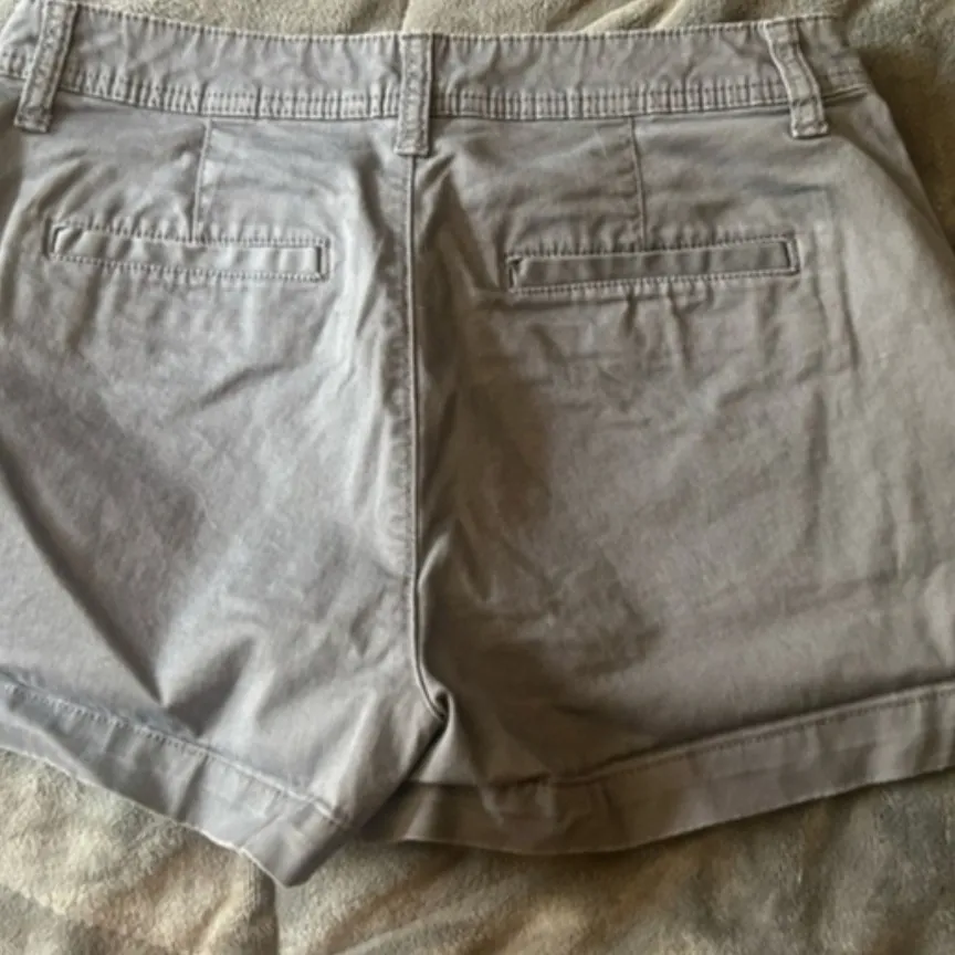 a new day Women's Gray Cargo Shorts - Image 2