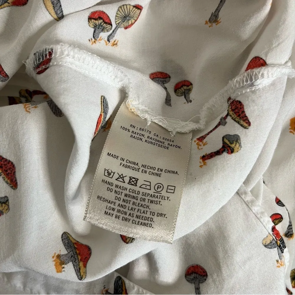 MAEVE Anthropologie White Shirt Mushroom Print Toggle Loop Closure Size XSmall - Image 7