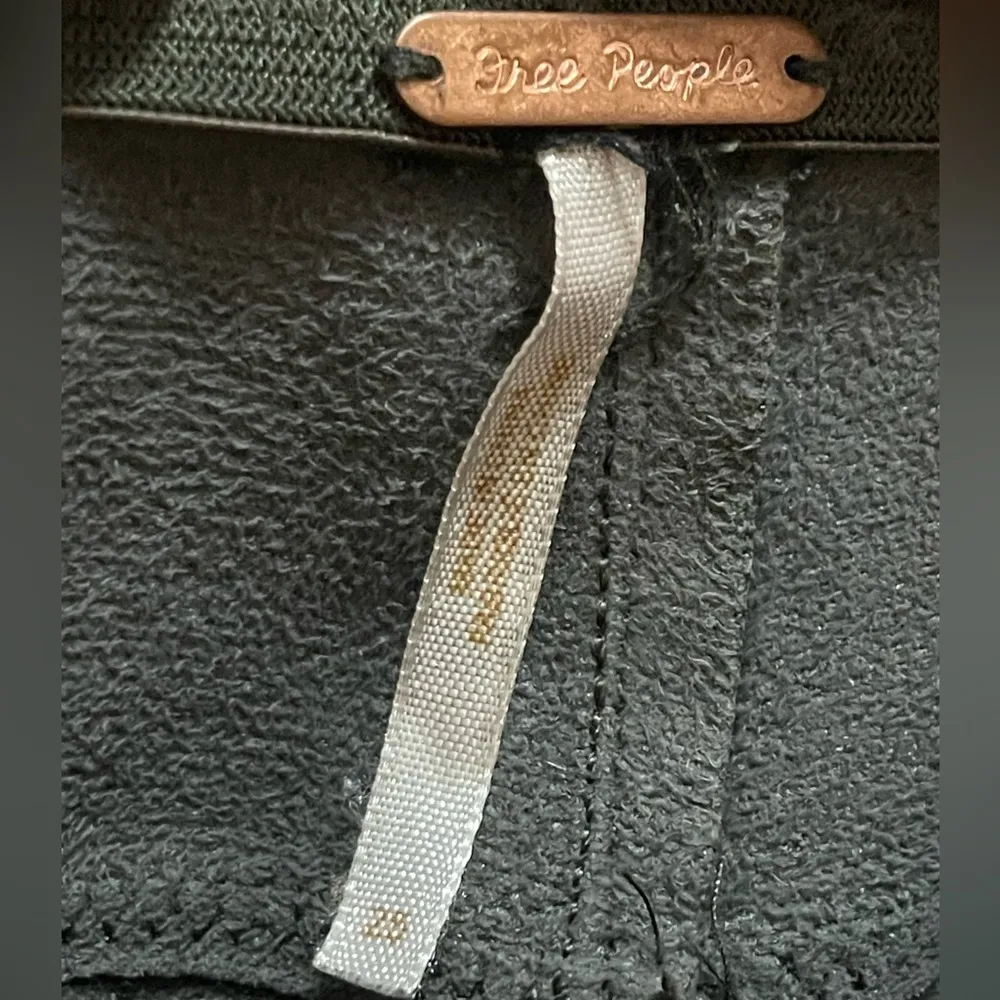 Free People Green Faux Leather Pants sz25 - Image 4