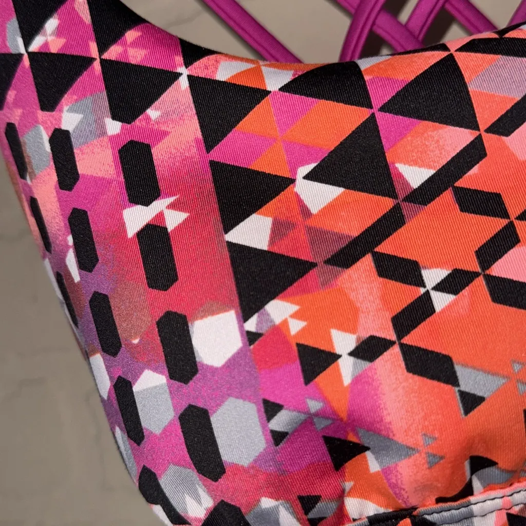 Victorias Secret sports bra non padded padding small mesh lined criss cross back - Image 3