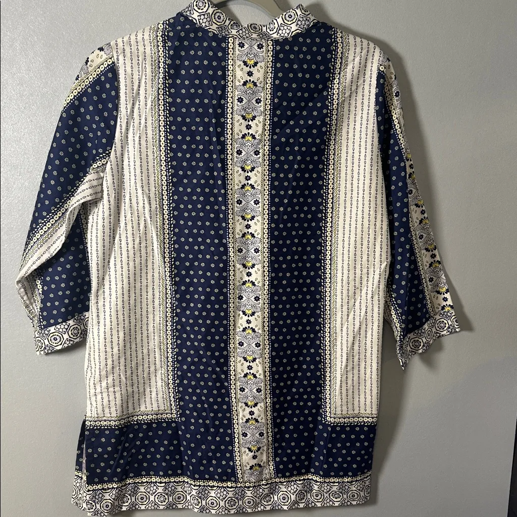 Foxcroft Navy White Geometric Print‎ Cotton Wrinkle-Free Button Front Blouse - Image 3