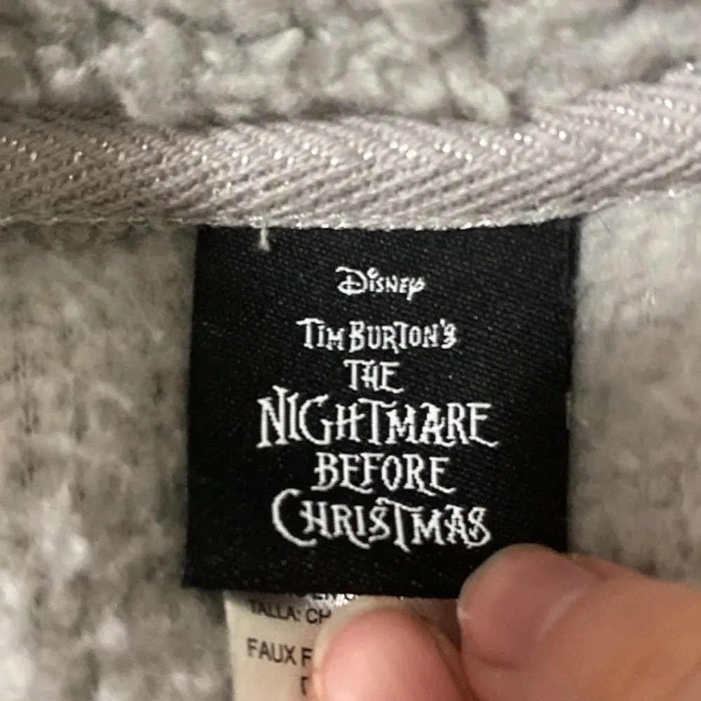 Disney Nightmare before Christmas fuzzy Sherpa sleepwear longsleeve top size S - Image 9