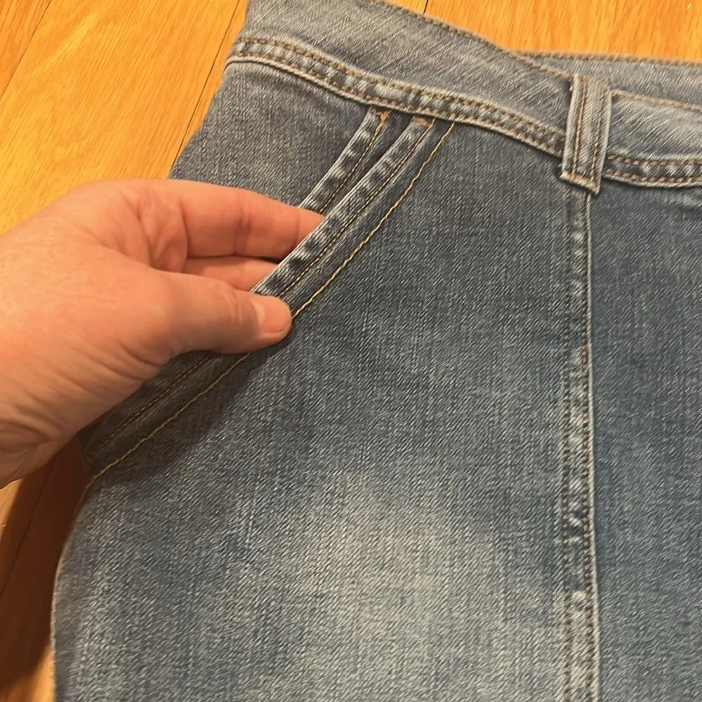 Time And Tru  women’s jean shorts size 18. - Image 3