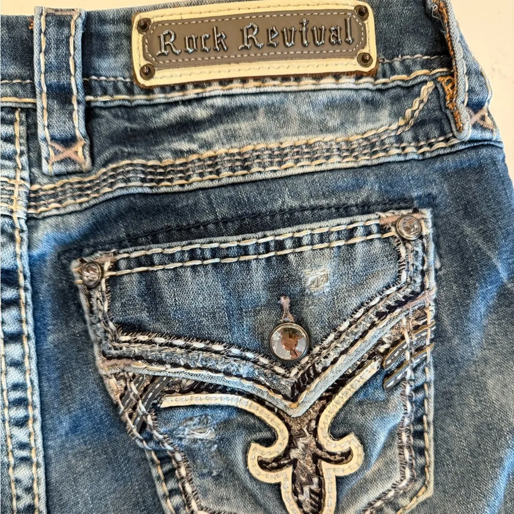 ROCK REVIVAL Hettie Stretch Cropped Jean Distressed Bling Pockets Size 27 - Image 11