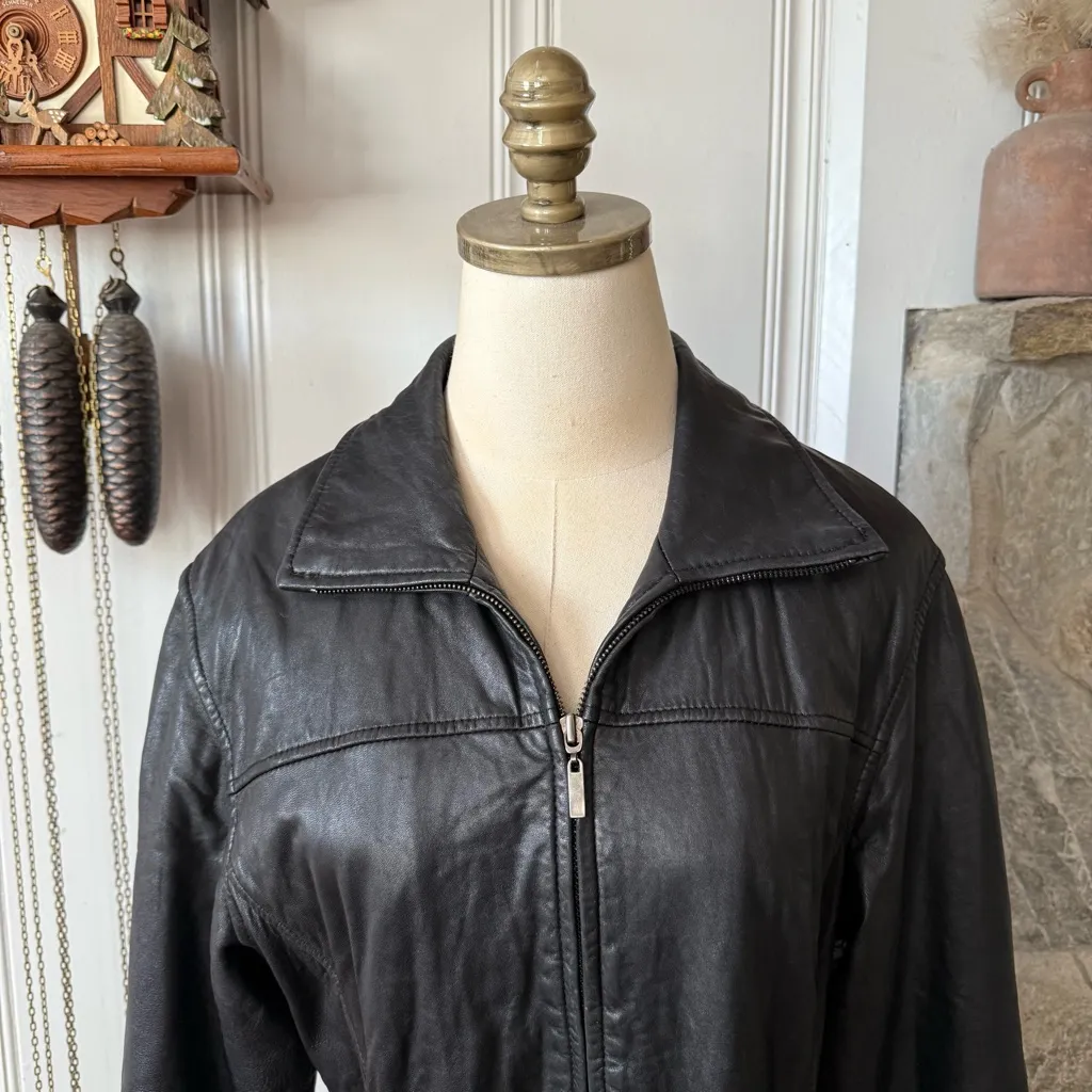 Vintage Black Leather Women's Jacket with Belt Size M - Image 2