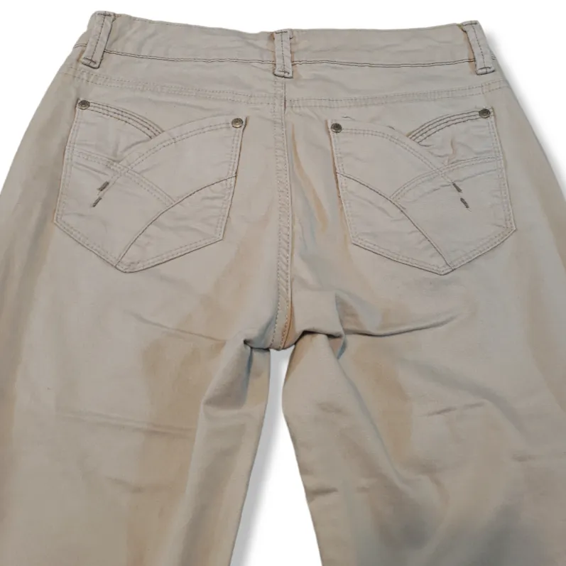 The Perfect Fit By Gloria Vanderbilt Pants Size 4P Women's Capris Capri Pants Long Shorts Casual Beige  - Image 4