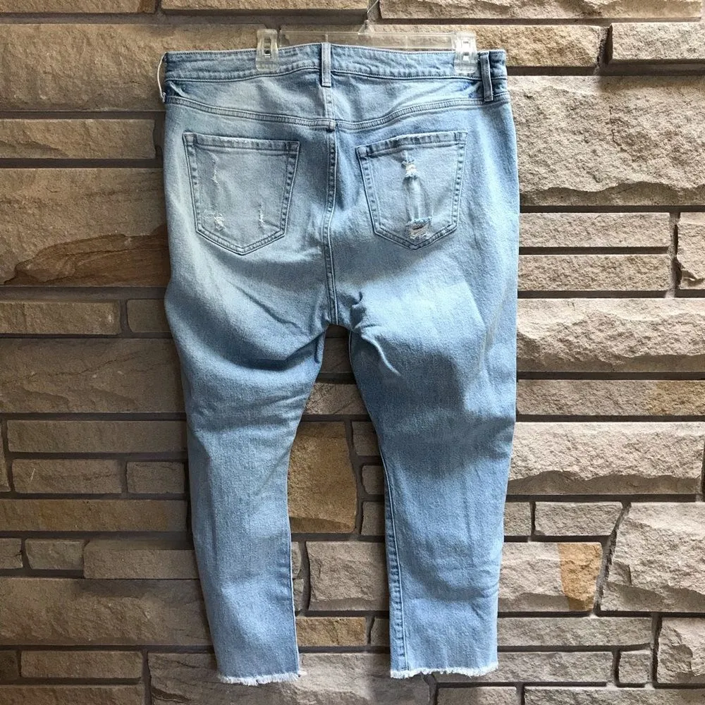 Torrid Stovepipe Straight Classic Denim High-Rise Jean 12 short - Image 3