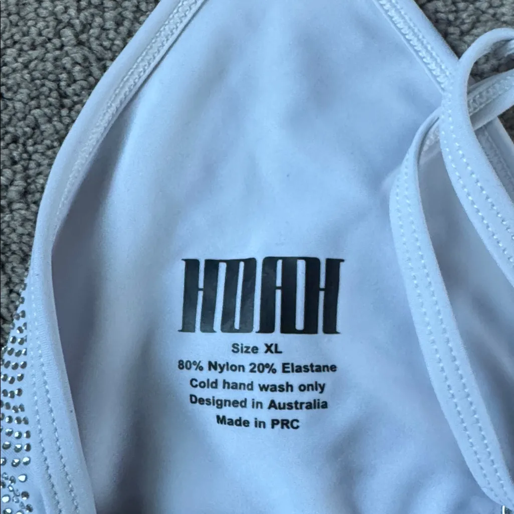 Hoah Rhinestone Bikini Top SIZE XL White - Image 3