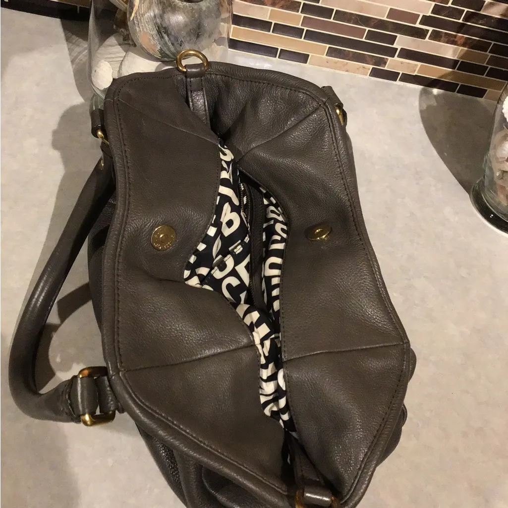 Marc Jacobs Dark Grey Leather Shoulder/Crossbody Bag - Image 8