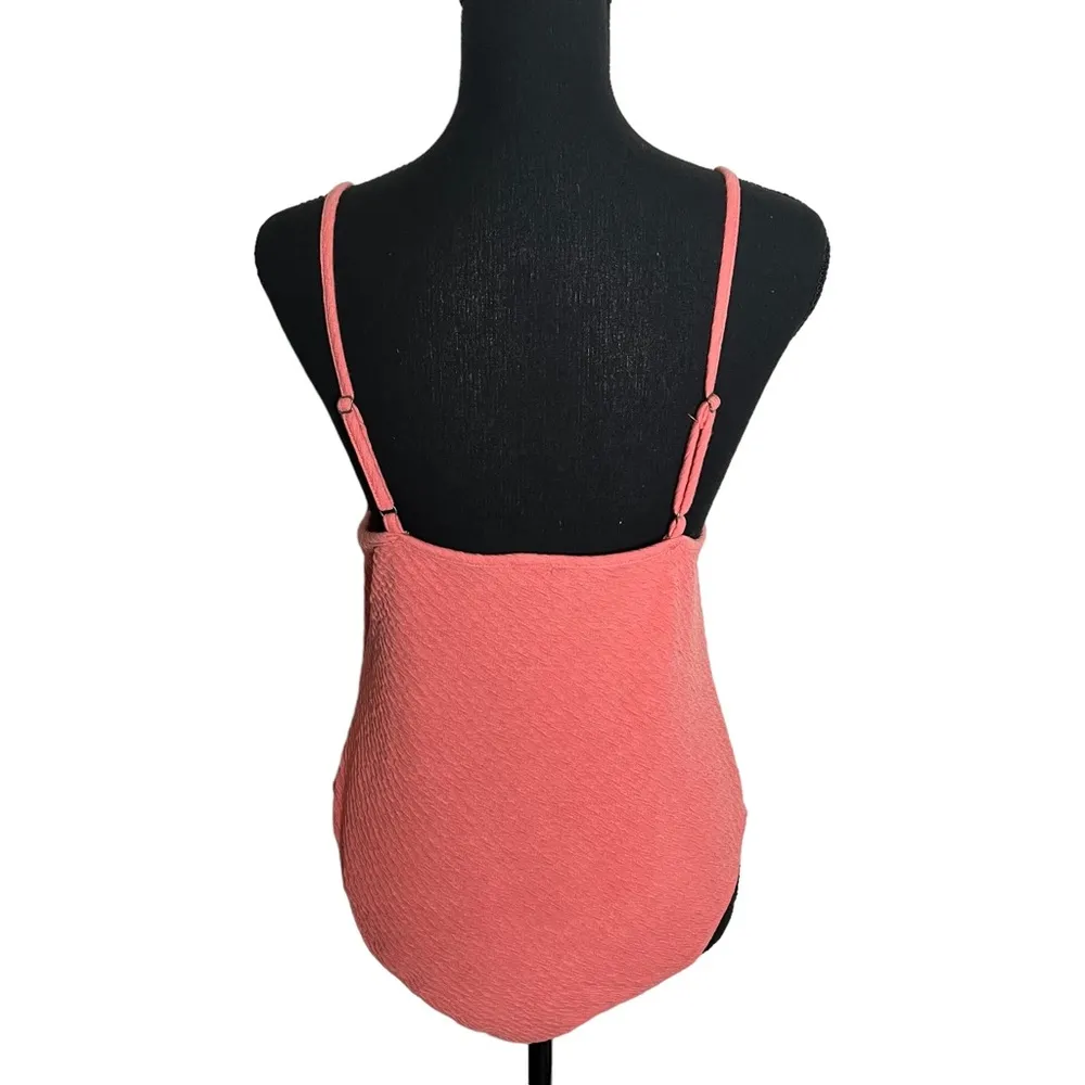 Wild Fable Coral Pink Keyhole Cutout V-Neck Sleeveless Bodysuit Size XL. - Image 3