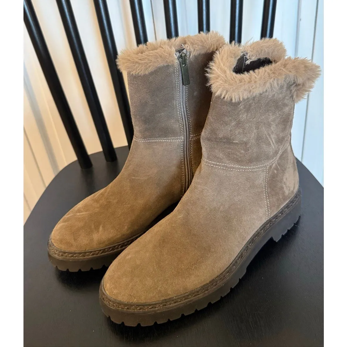 Aquatalia Kimberley suede Sherpa weatherproof shearling Chelsea boots size 8 - Image 3