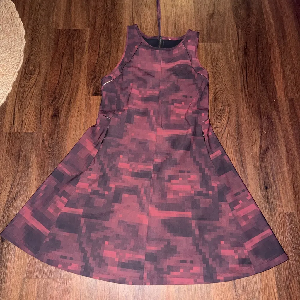 Lululemon & go 'Til Dawn
Dress
Mini Domo Pixel Berry athletic active casual $160 - Image 8