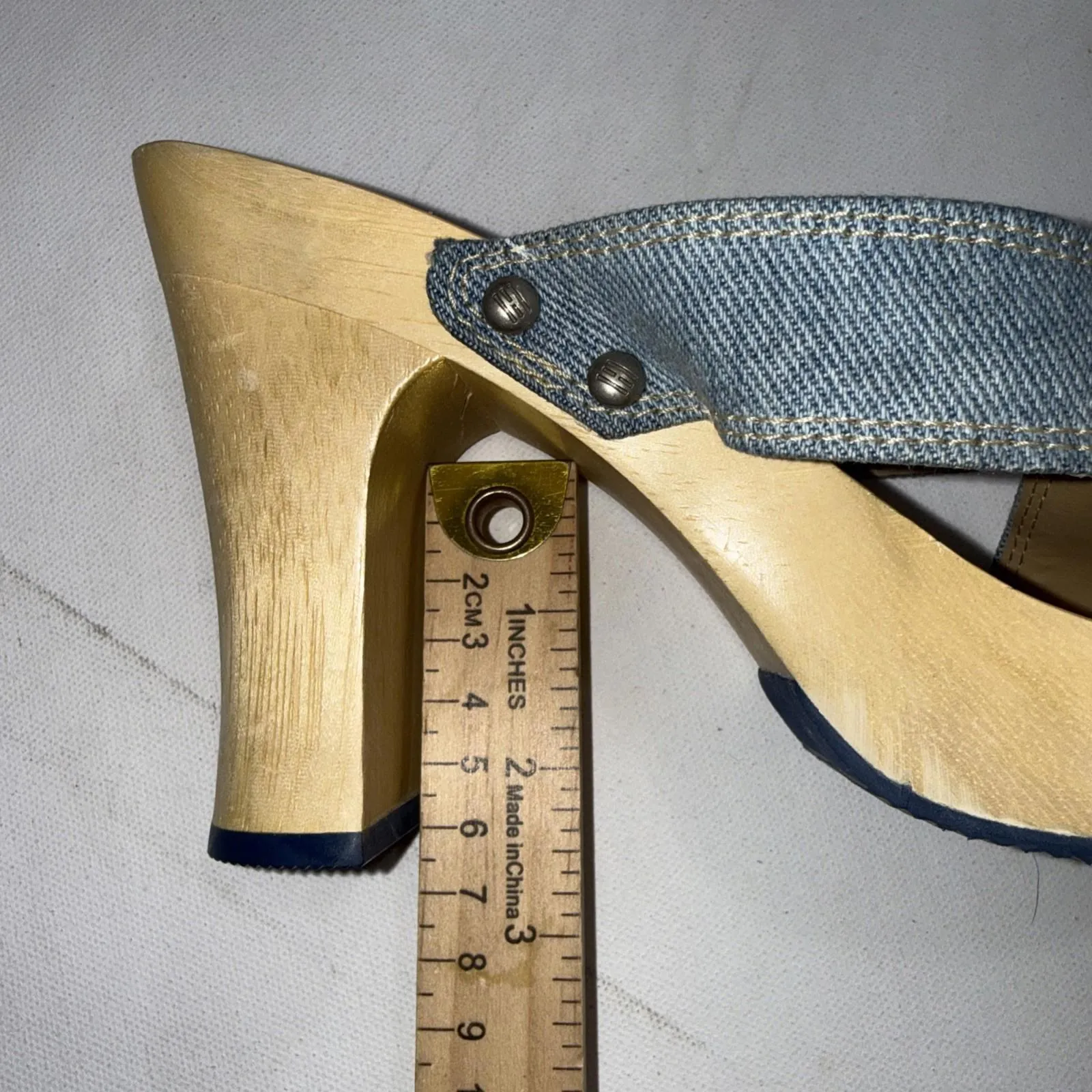 Vintage Tommy Hilfiger Y2K 90s Studded Wooden Block Denim Heels Size 6M - Image 11