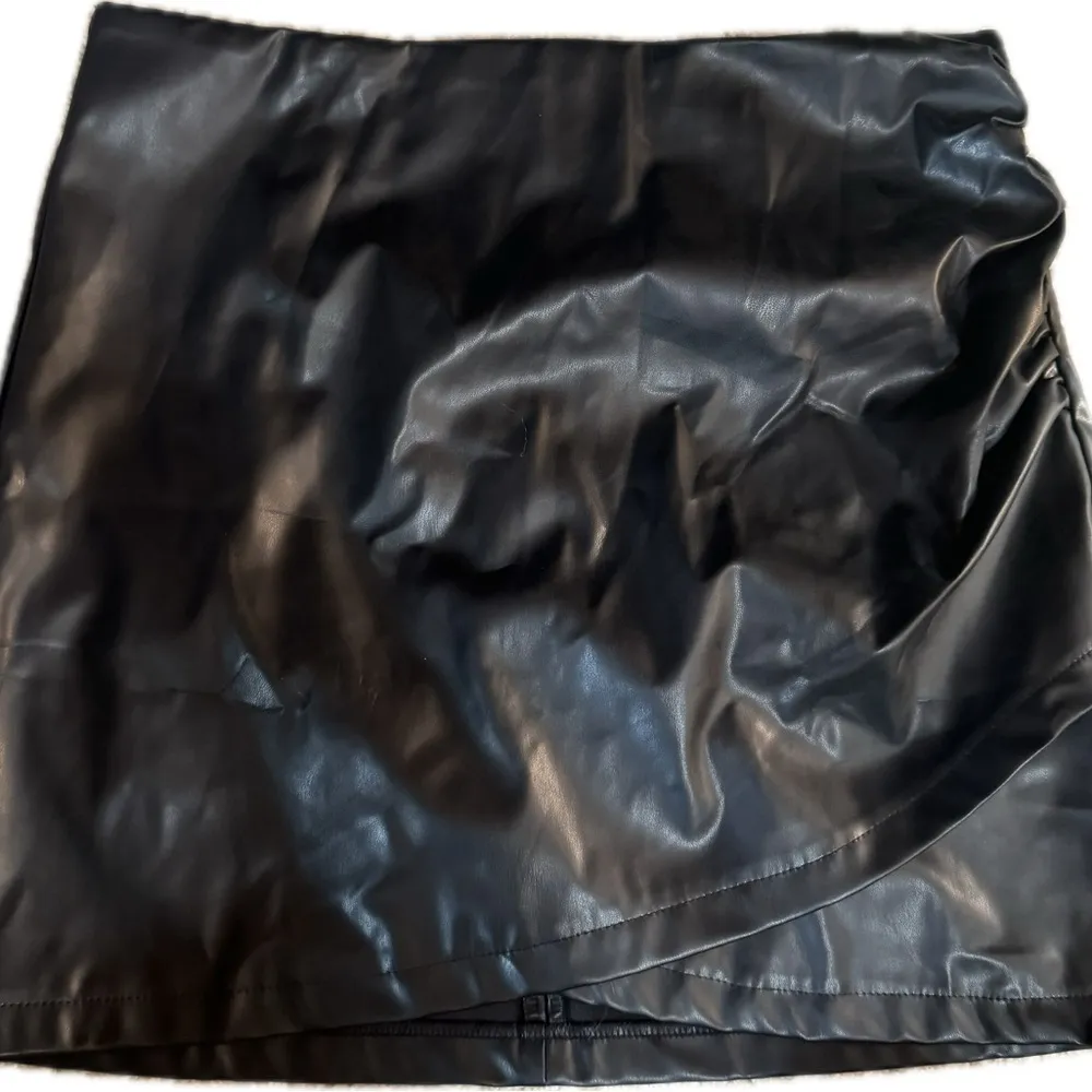 Pleather skirt - Image 2