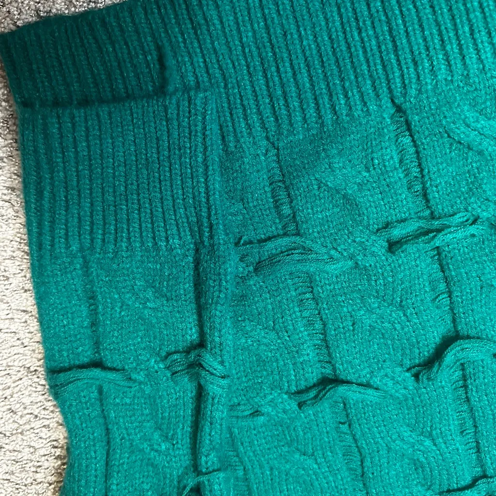 Le Lis Green Chunky Knit Skirt - Image 2