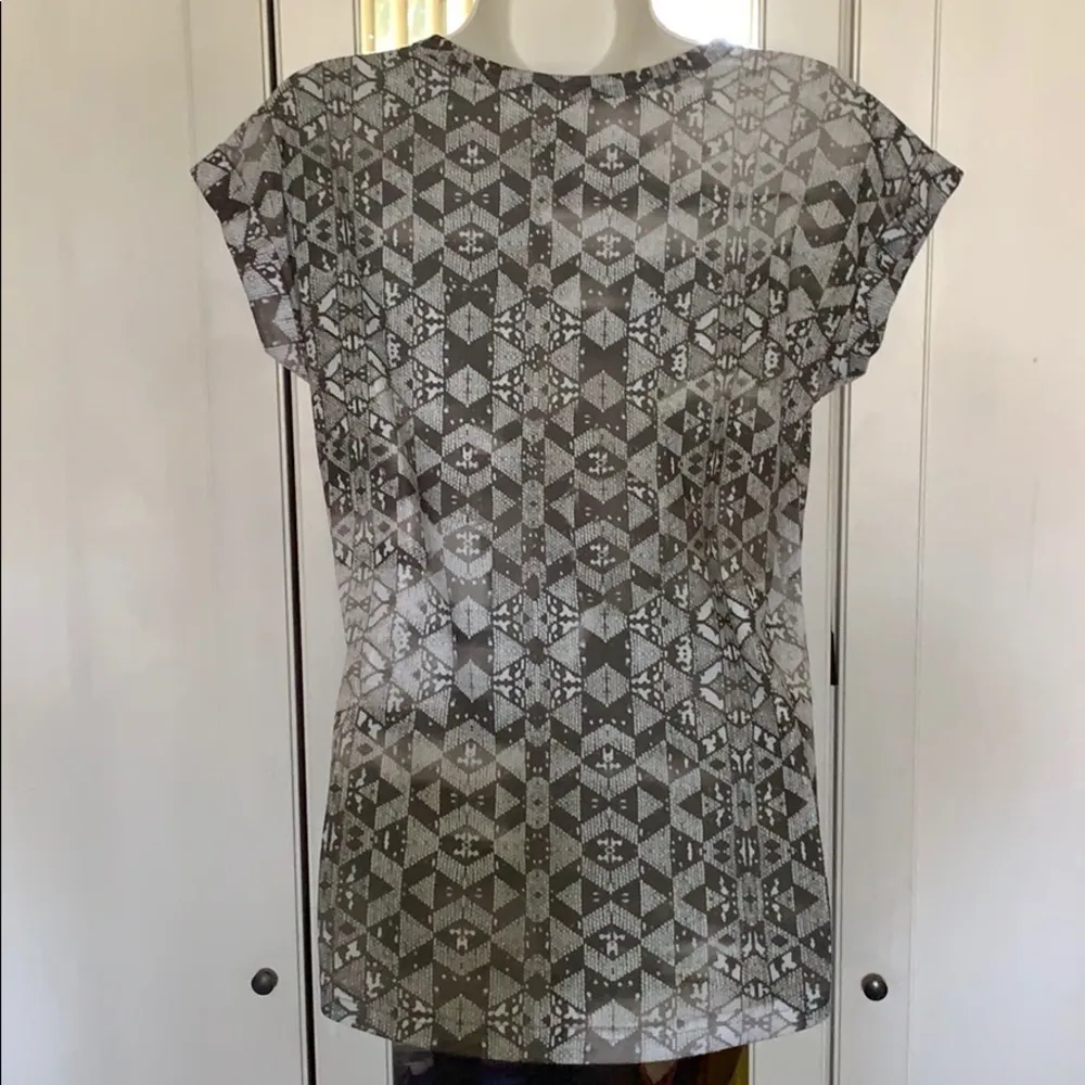 NWOT V Neck Printed Top - Image 2