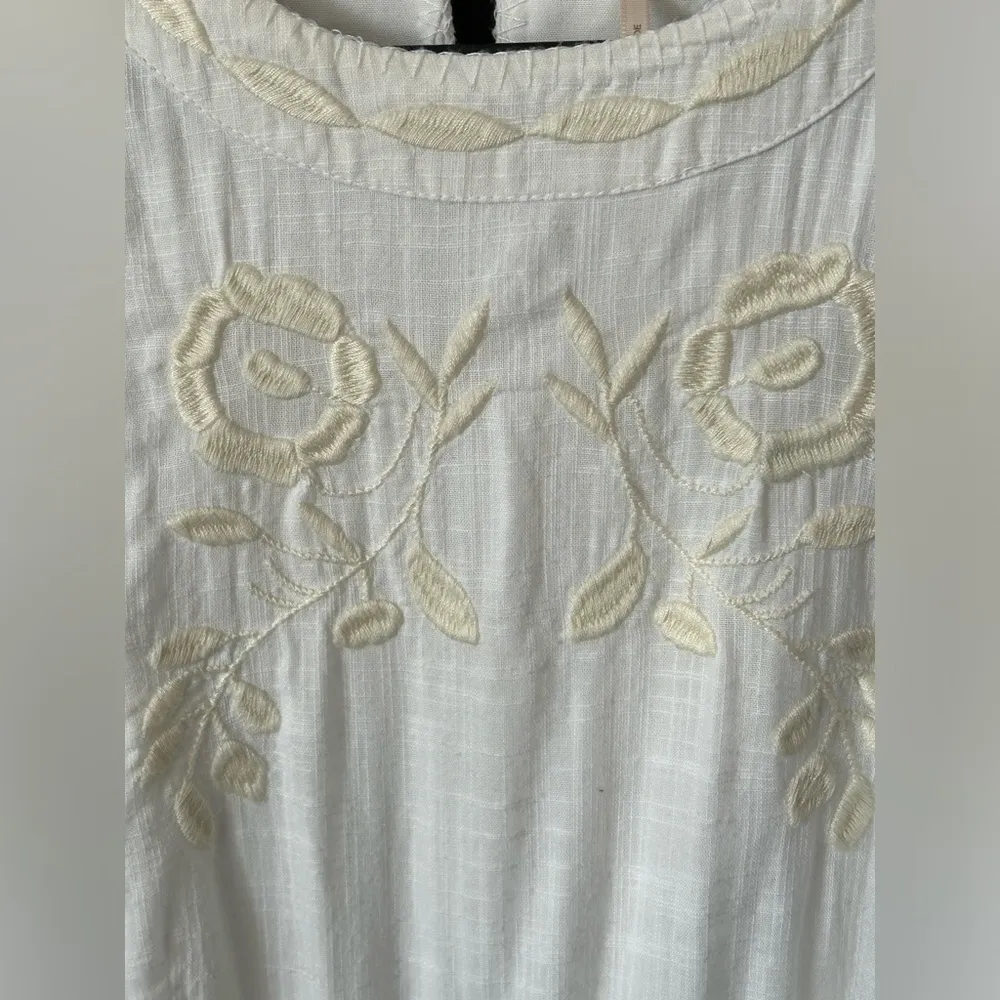 Delightful Birds of Feather Dress in white Sz 4 - Image 3