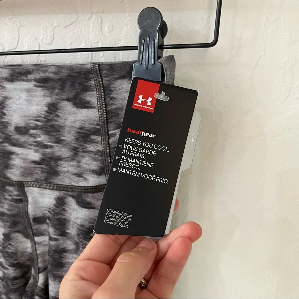 Under Armour Camo Mesh Compression Crop Ankle Legging XS - Image 4