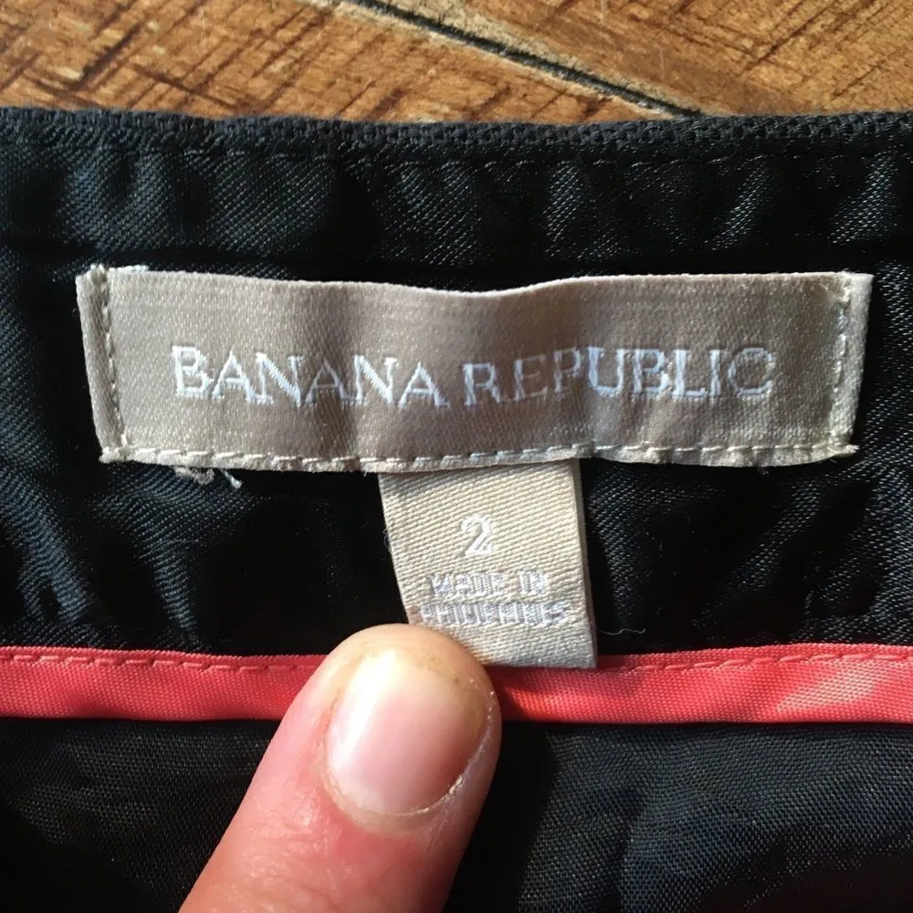 Banana Republic black & white tween pencil skirt - Image 2