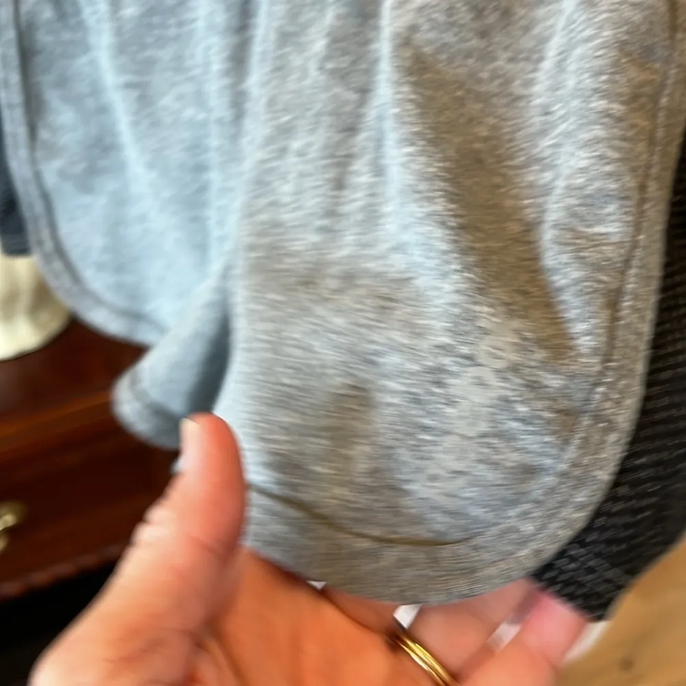 Comfy Reebok Gray Knit Shorts - Image 4