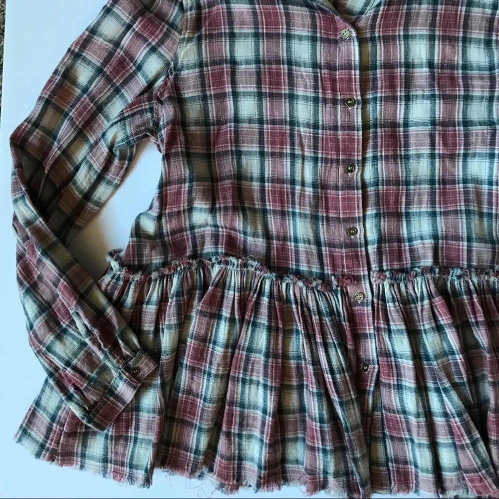 Easel Flowy Plaid Peplum Button Up Top Size Small - Image 6