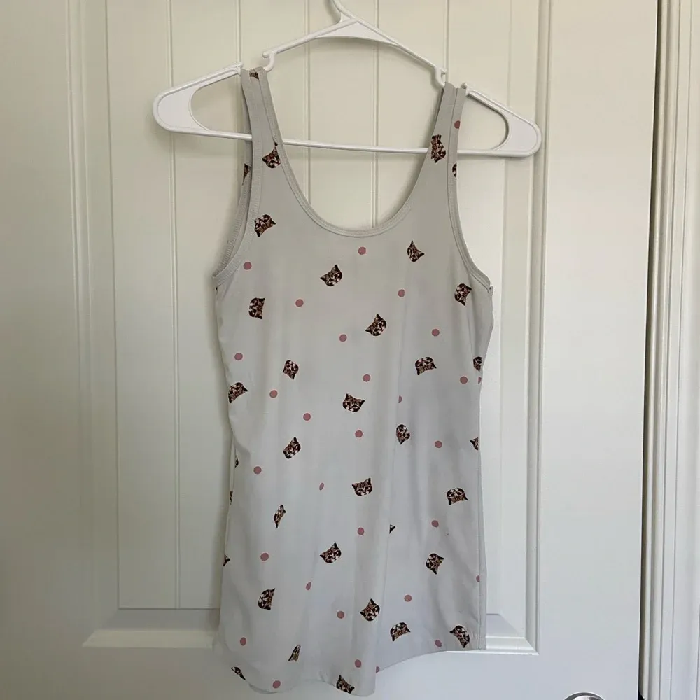 No Boundaries junior’s white cat patterned soft tank‎ top — medium - Image 5