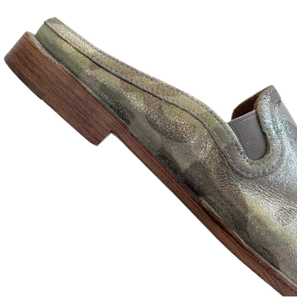 Like New TRASK Leather Ashley Metallic
Camo Miles Size 9.5 - Image 4