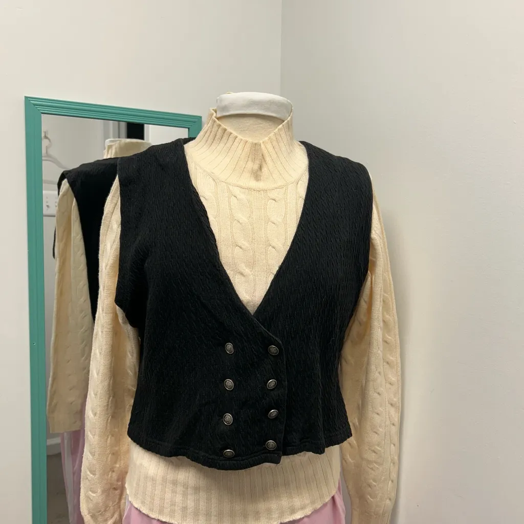 Rare! Vintage 80’s/90’s Guess Country Club cropped double breasted vest Black Size L - Image 4