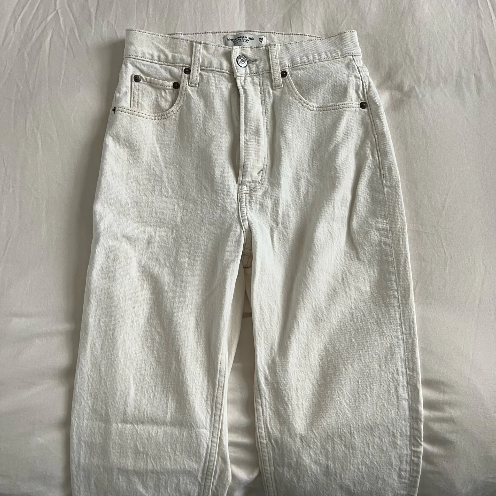 Abercrombie & Fitch Ultra High Rise Ankle Straight Jean in Cream - Image 2