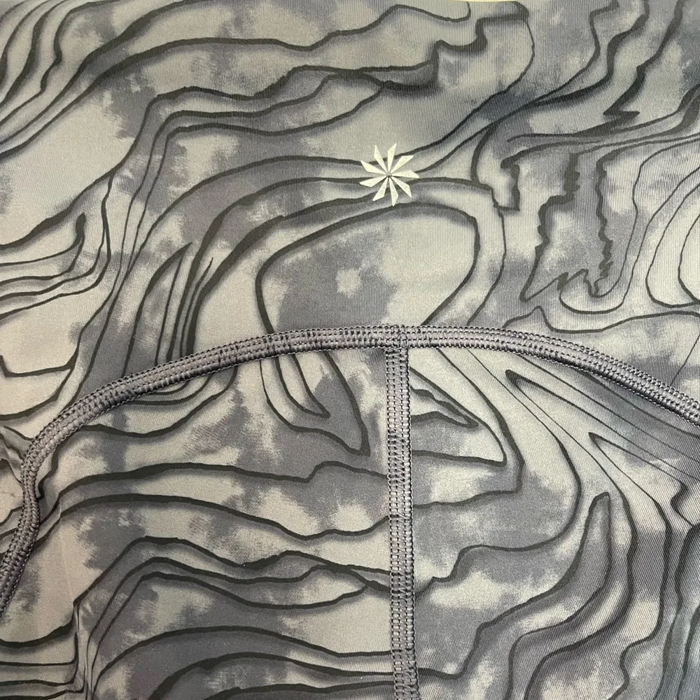 Athleta Ultimate Stash Pocket 7/8 Tight High Rise Printed Leggings Size Small - Image 5