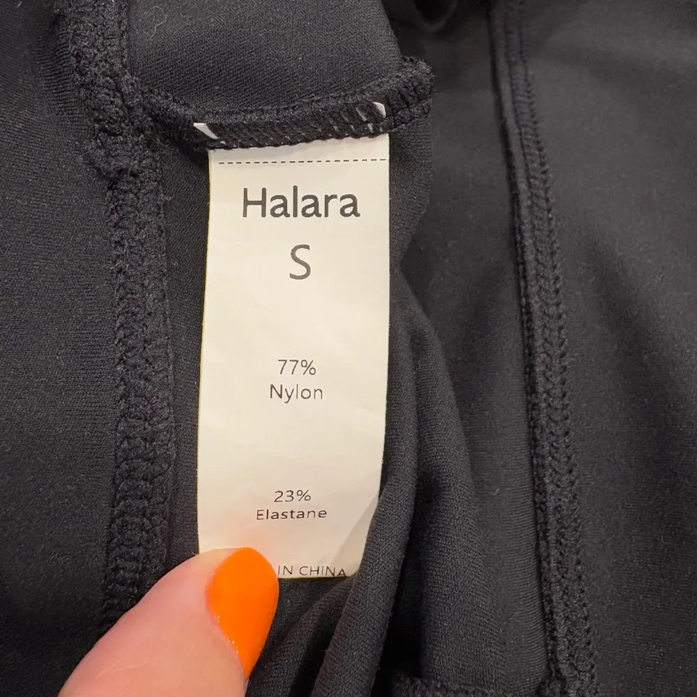 🌟HALARA🌟 CROSSOVER HEM CROPPED SPORTS TOP BLACK SZ S - Image 7