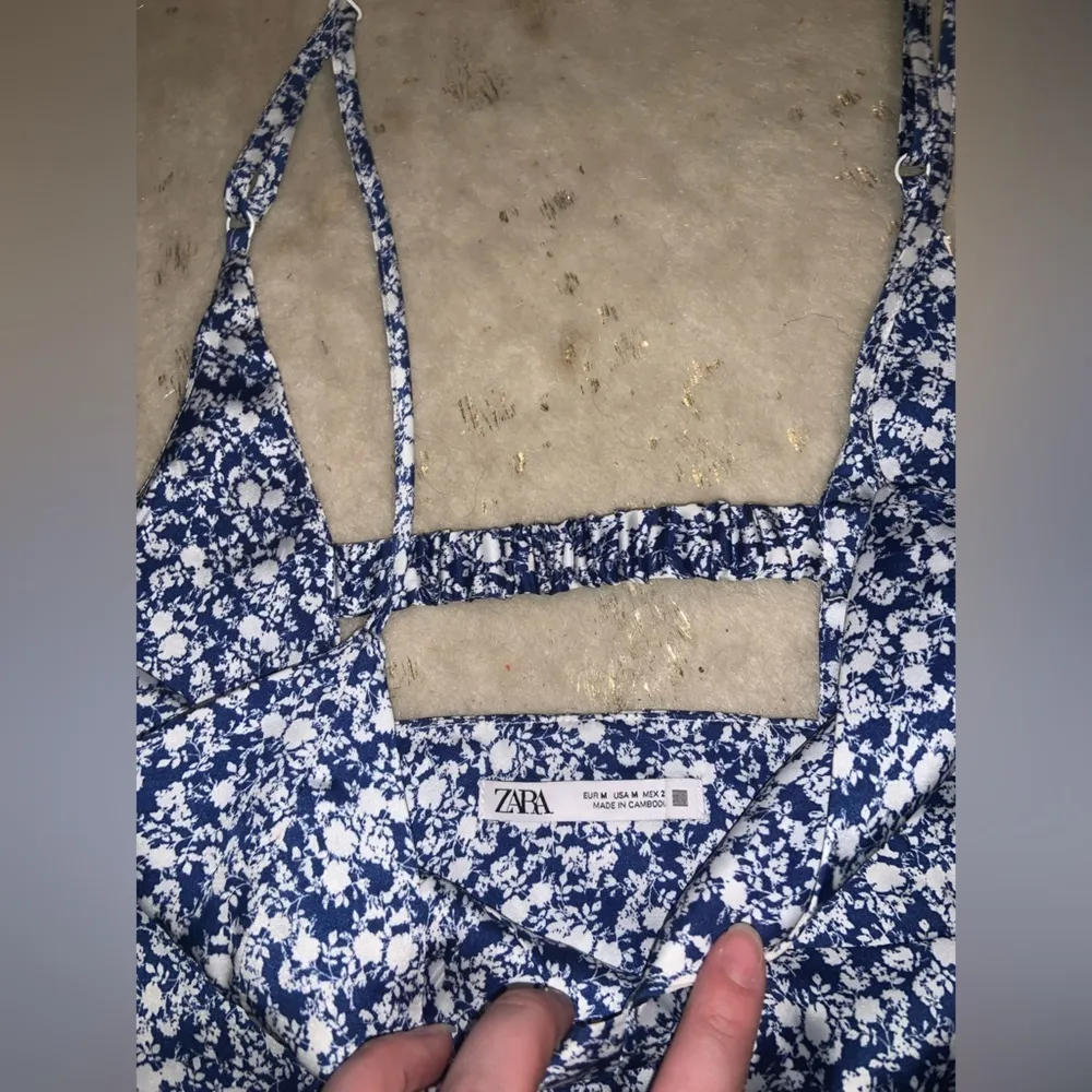 - Zara nwot blue floral satin top & skirt set  cutout boho summee classic party - Image 9