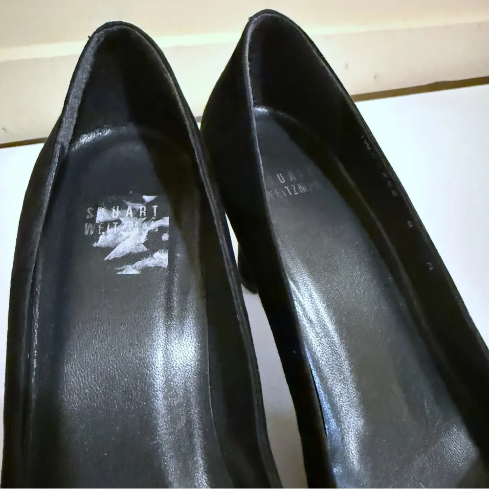 STUART WEITZMAN Black Suede Pumps with Grosgrain Ribbon Trim Size 8 - Image 4