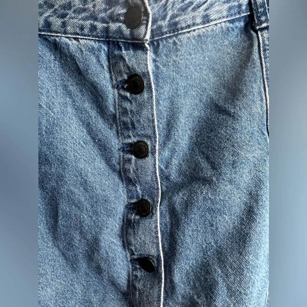 Forever 21 size 31 button front denim mini skirt - Image 5