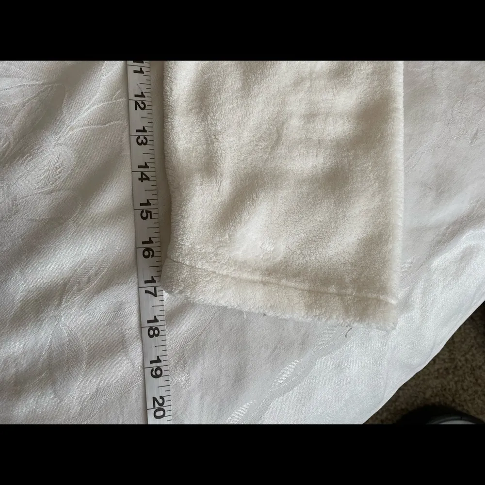 Fluffy White Spa Robe M/L Size M - Image 5