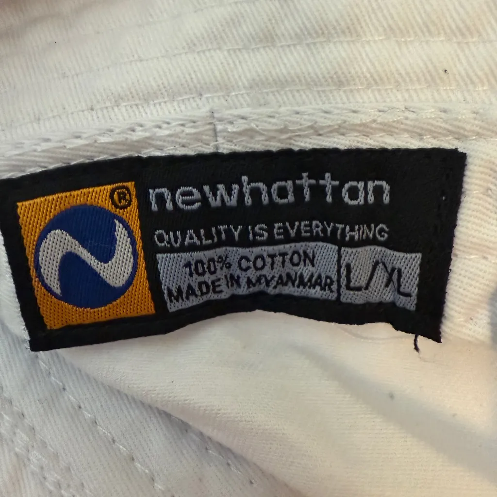 Disneyland Resort Flagship Bucket Hat Large White Pink Blue Yellow EUC - Image 4