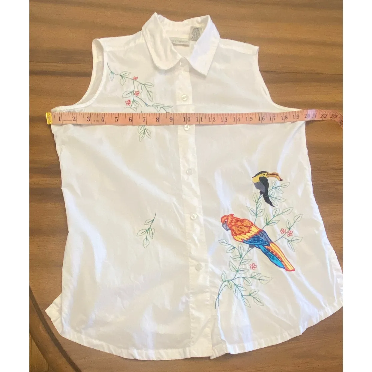 Kim Rogers Sleeveless White Embroidered Bird Blouse Cotton Button Front M Resort - Image 6