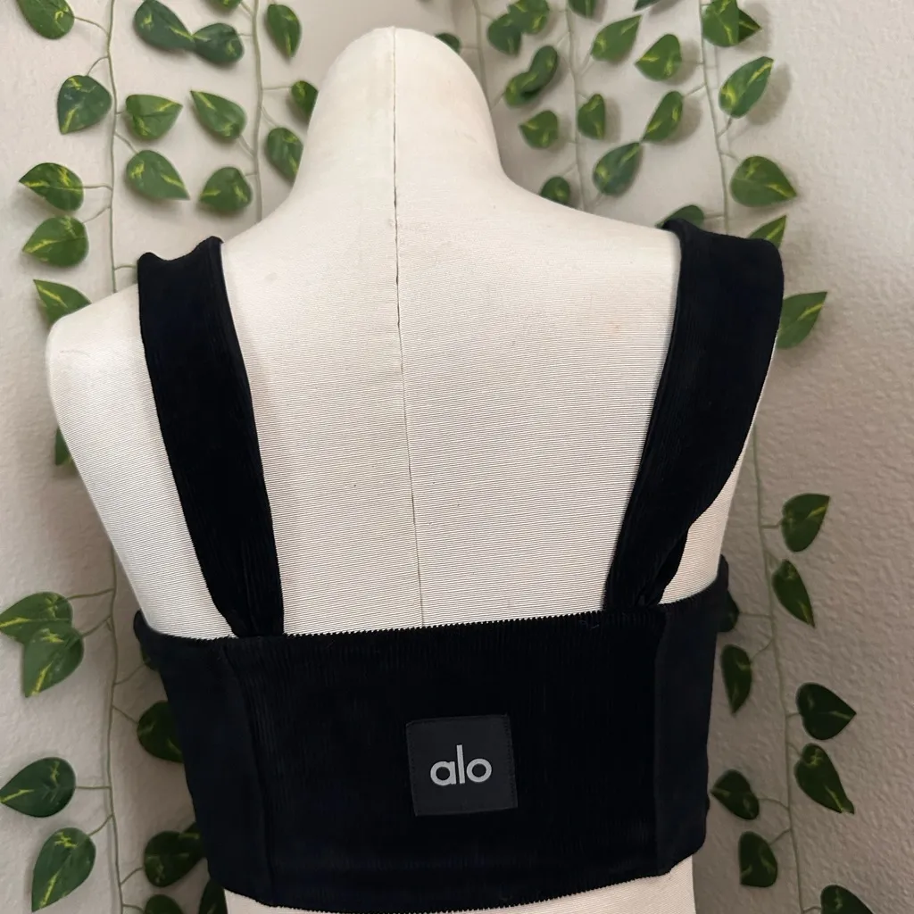 NWOT ALO YOGA Micro Corduroy Winter Break Bra medium - Image 2