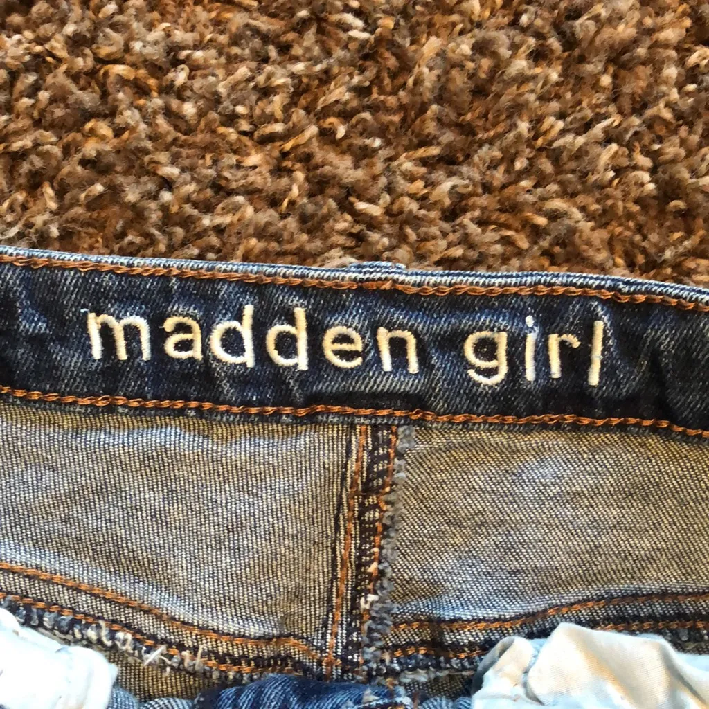 Madden Girl Distressed Dad Ankle
Jeans - Image 4